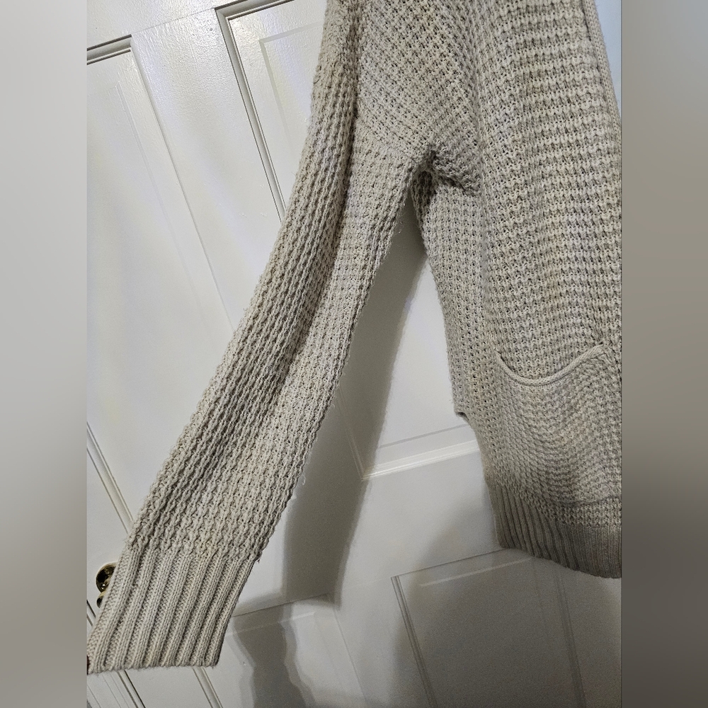 Elegant Beige Knit Cardigan Sweater - Picture 2 of 6
